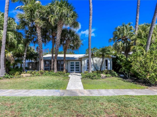 Home for rent at 747 N Northlake Dr 747 - photo 7473971