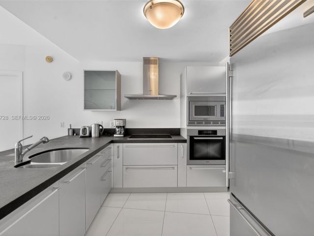 Apartment for sale  Unit #2008 - photo 7496630