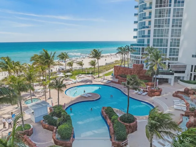 1-bedroom condo for sale in Sunny Isles Beach - 18201 Collins Ave 2008 - MondialRealty