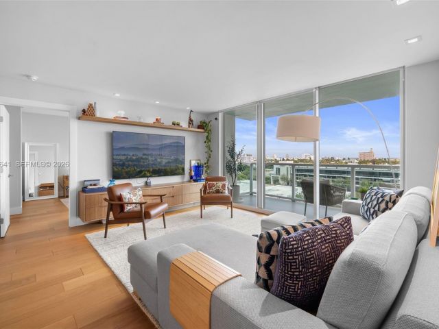 Apartment for sale  Unit #908 - photo 7508609