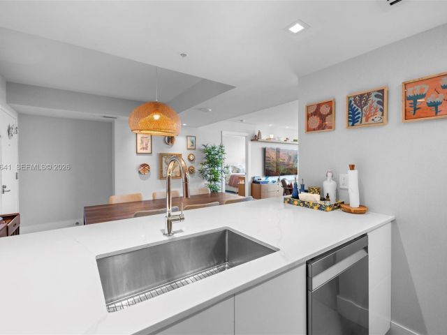 Apartment for sale  Unit #908 - photo 7508617