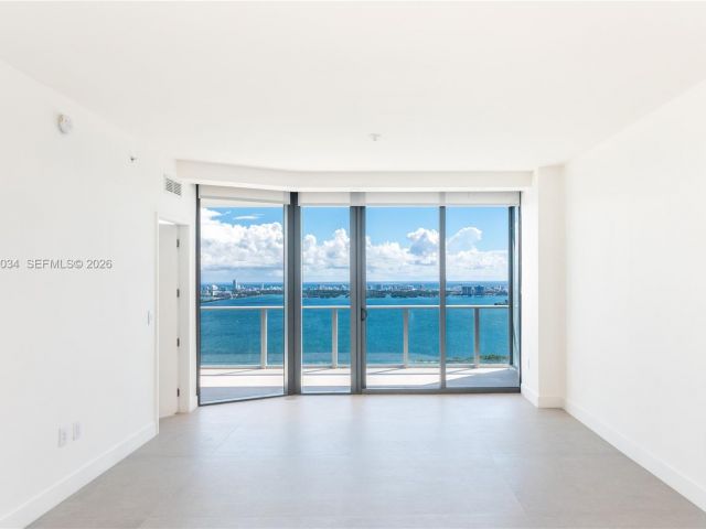 Apartment for rent  Unit #4303 - photo 7489226