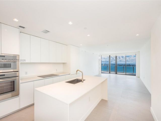 Apartment for rent  Unit #4303 - photo 7489230