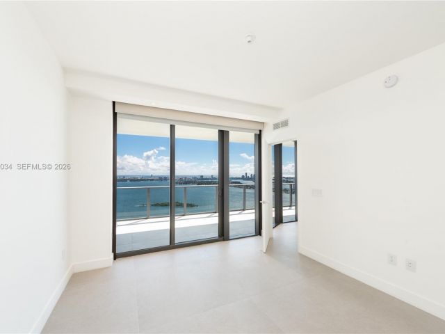 Apartment for rent  Unit #4303 - photo 7489231