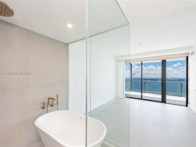 Apartment for rent  Unit #4303 - photo 7489232