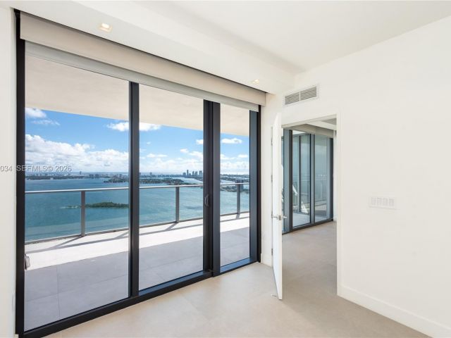 Apartment for rent  Unit #4303 - photo 7489233