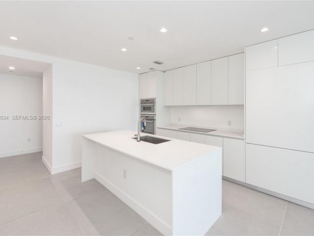 Apartment for rent  Unit #4303 - photo 7489234