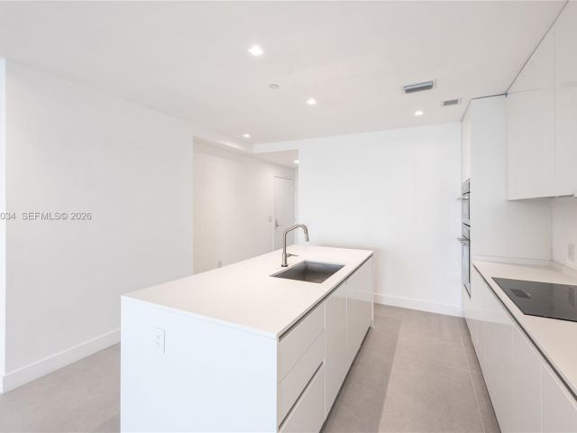 Apartment for rent  Unit #4303 - photo 7489235