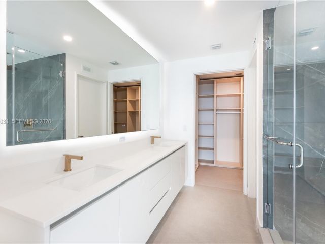 Apartment for rent  Unit #4303 - photo 7489237