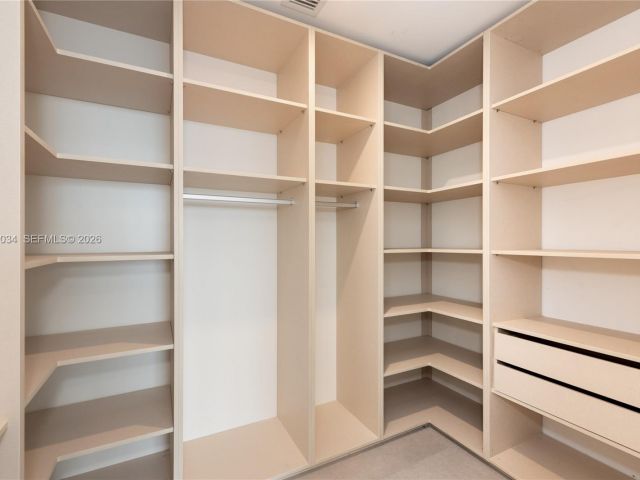 Apartment for rent  Unit #4303 - photo 7489238