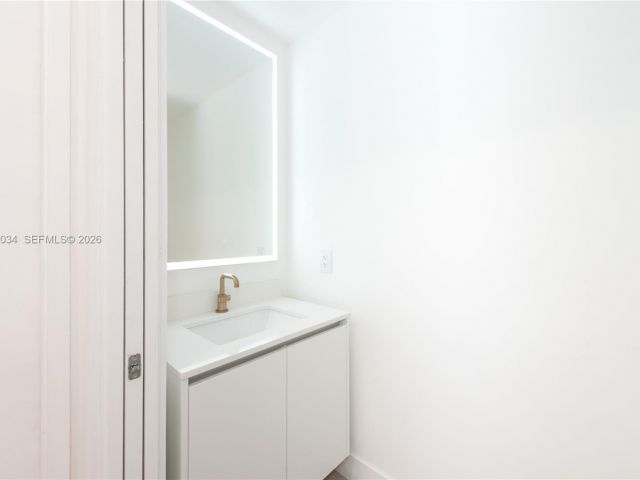 Apartment for rent  Unit #4303 - photo 7489239