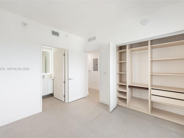 Apartment for rent  Unit #4303 - photo 7489240