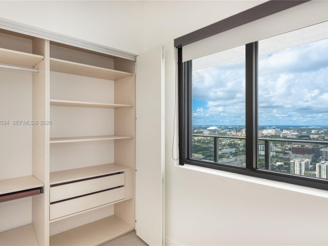 Apartment for rent  Unit #4303 - photo 7489241