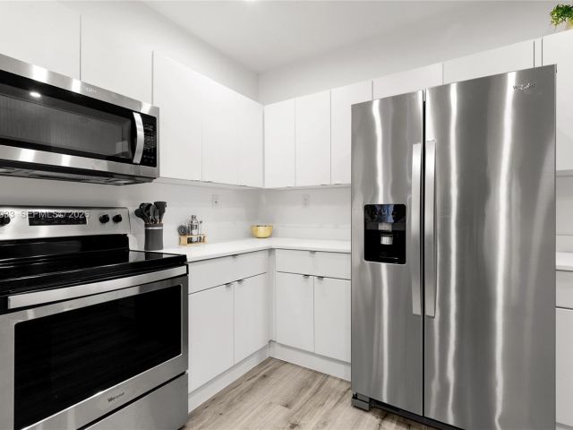 Home for rent at 1123 NE 23rd Ter 1123 - photo 7478666