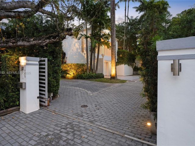 Home for sale at 1880 S Bayshore Dr - photo 7528366