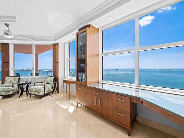 Apartment for rent  Unit #21B - photo 7497349