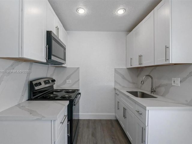 Home for rent at 2410 NW 159th Ter - photo 7479441