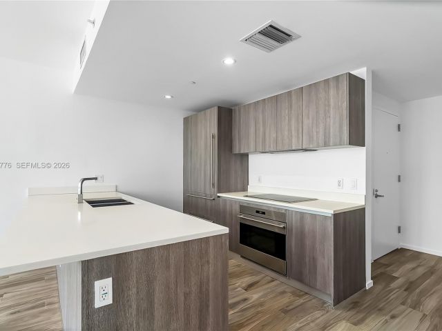 Apartment for rent  Unit #3704 - photo 7452647