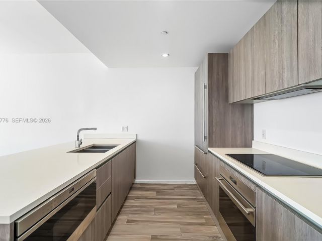 Apartment for rent  Unit #3704 - photo 7452650