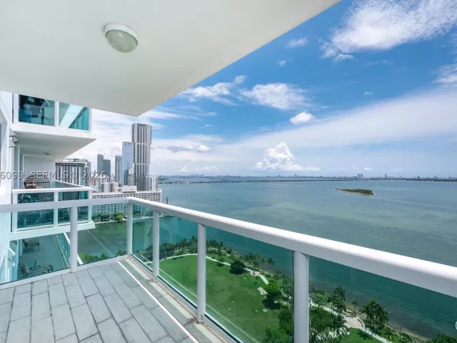 2-bedroom condo for sale in Miami - 1800 N Bayshore Dr 2503 - MondialRealty