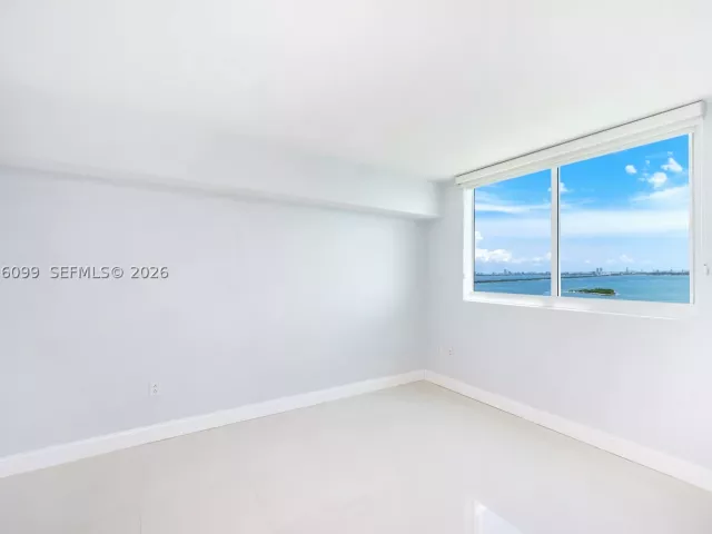 2-bedroom condo for sale in Miami - 1800 N Bayshore Dr 2503 - MondialRealty