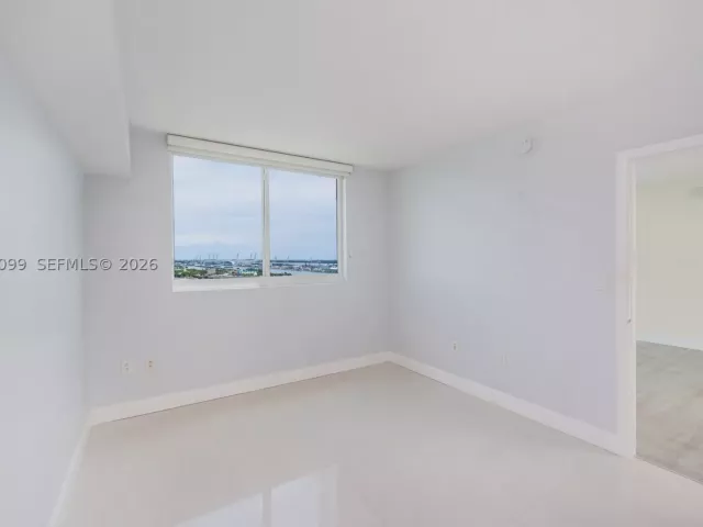 2-bedroom condo for sale in Miami - 1800 N Bayshore Dr 2503 - MondialRealty