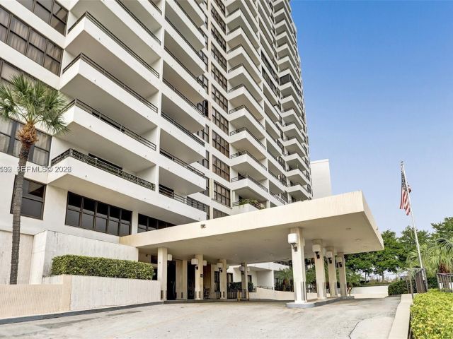 2-bedroom condo for sale in Hallandale Beach - 2500 Parkview Dr 1912 - MondialRealty