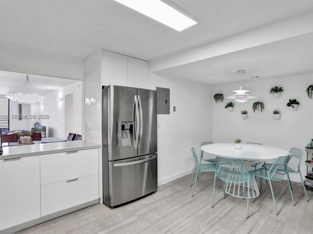 2-bedroom condo for sale in Hallandale Beach - 2500 Parkview Dr 1912 - MondialRealty