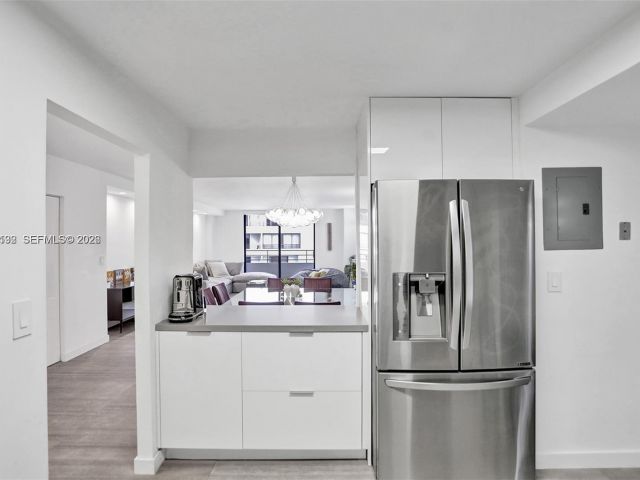 2-bedroom condo for sale in Hallandale Beach - 2500 Parkview Dr 1912 - MondialRealty