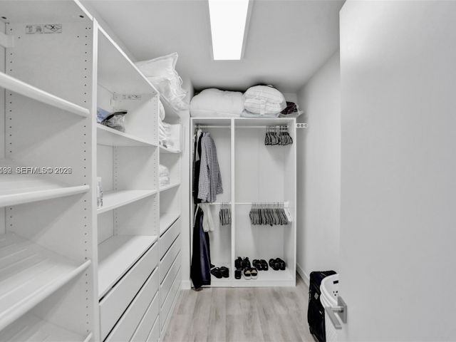 2-bedroom condo for sale in Hallandale Beach - 2500 Parkview Dr 1912 - MondialRealty