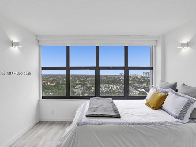 2-bedroom condo for sale in Hallandale Beach - 2500 Parkview Dr 1912 - MondialRealty