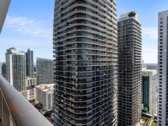 2-bedroom condo for rent in Miami - 801 S Miami Ave 3310 - MondialRealty