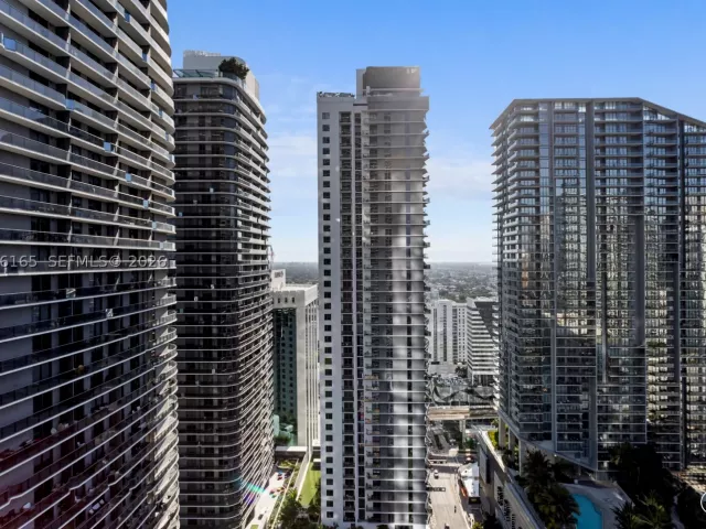 2-bedroom condo for rent in Miami - 801 S Miami Ave 3310 - MondialRealty