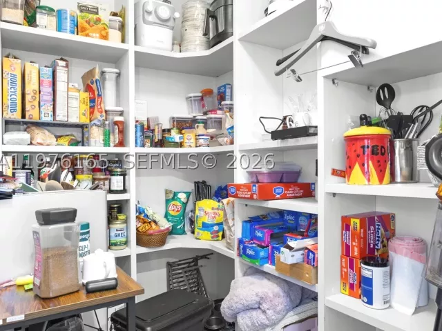 2-bedroom condo for rent in Miami - 801 S Miami Ave 3310 - MondialRealty