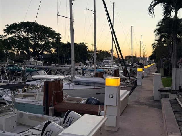 Home for rent at 2533 NE 15th St - photo 7478315