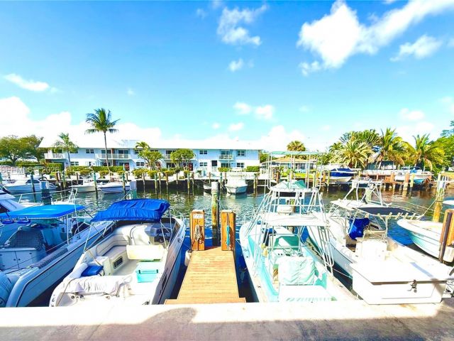 Home for rent at 2533 NE 15th St - photo 7478317