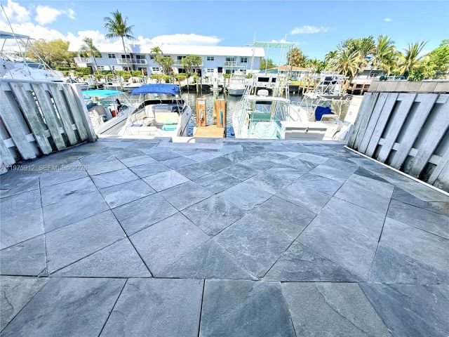 Home for rent at 2533 NE 15th St - photo 7478318