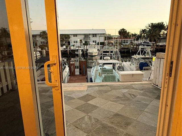 Home for rent at 2533 NE 15th St - photo 7478319