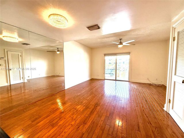 Home for rent at 2533 NE 15th St - photo 7478321