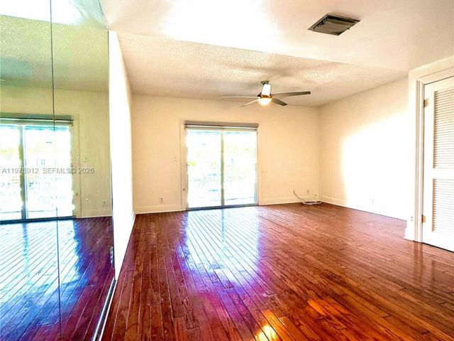 Home for rent at 2533 NE 15th St - photo 7478323