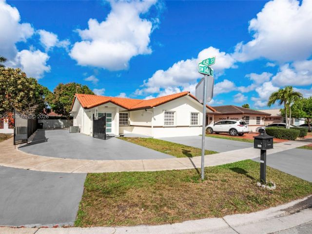 Home for sale at 5790 SW 148th Pl - photo 7517413