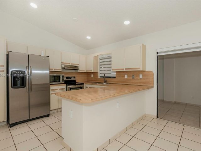 Home for sale at 5790 SW 148th Pl - photo 7517421