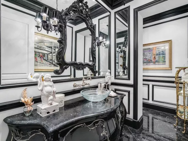 6-bedroom home for sale in Boca Raton - 7172 Valencia Drive - MondialRealty