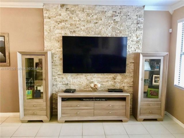 Home for sale at 1071 NW 33rd Ct - photo 7524367