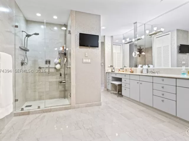 3-bedroom condo for sale in Miami Beach - 5266 Fisher Island Dr 5266 - MondialRealty