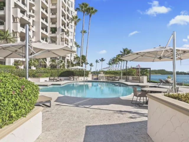 3-bedroom condo for sale in Miami Beach - 5266 Fisher Island Dr 5266 - MondialRealty