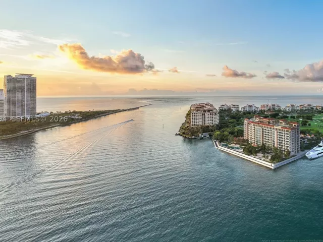 3-bedroom condo for sale in Miami Beach - 5266 Fisher Island Dr 5266 - MondialRealty
