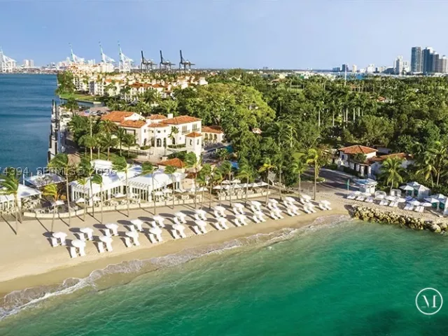 3-bedroom condo for sale in Miami Beach - 5266 Fisher Island Dr 5266 - MondialRealty