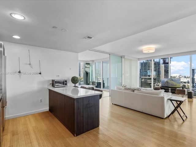 Apartment for sale  Unit #1107 - photo 7488402