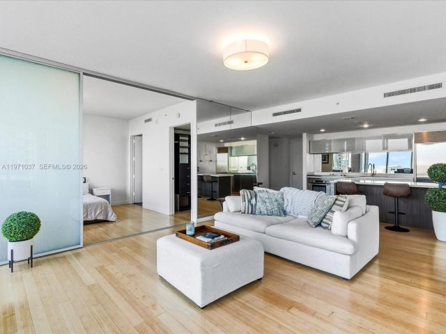 Apartment for sale  Unit #1107 - photo 7488406